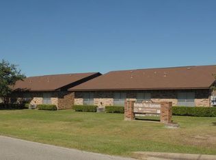 1753 E Henderson Rd, Angleton, TX 77515