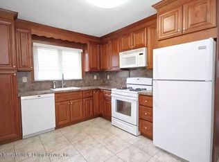 178 Justin Ave #2F, Staten Island, NY 10306