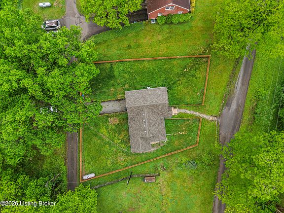 5th image of 137 Eastview Dr