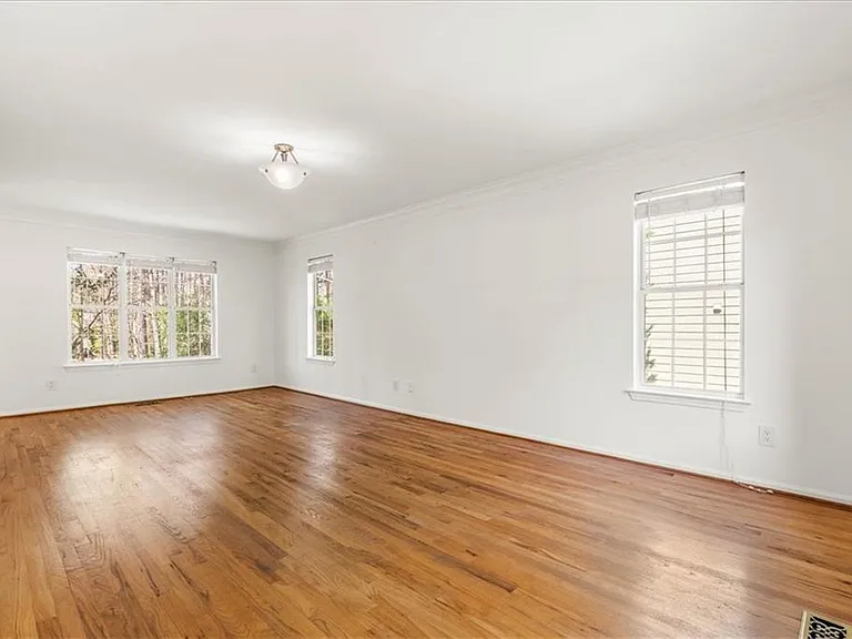 11190 Abbotts Station Dr — Photo 4
