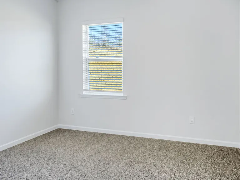 521 Grantham Dr — Photo 12