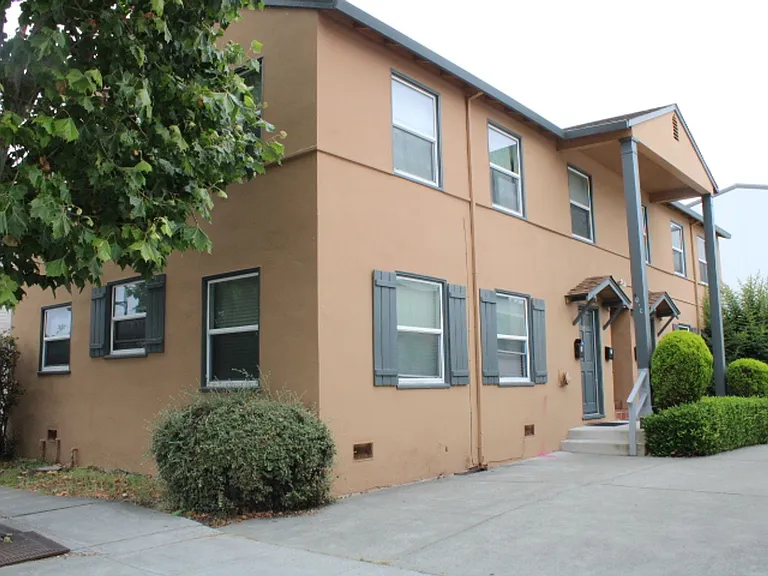 4010 Macdonald Ave — Photo 1