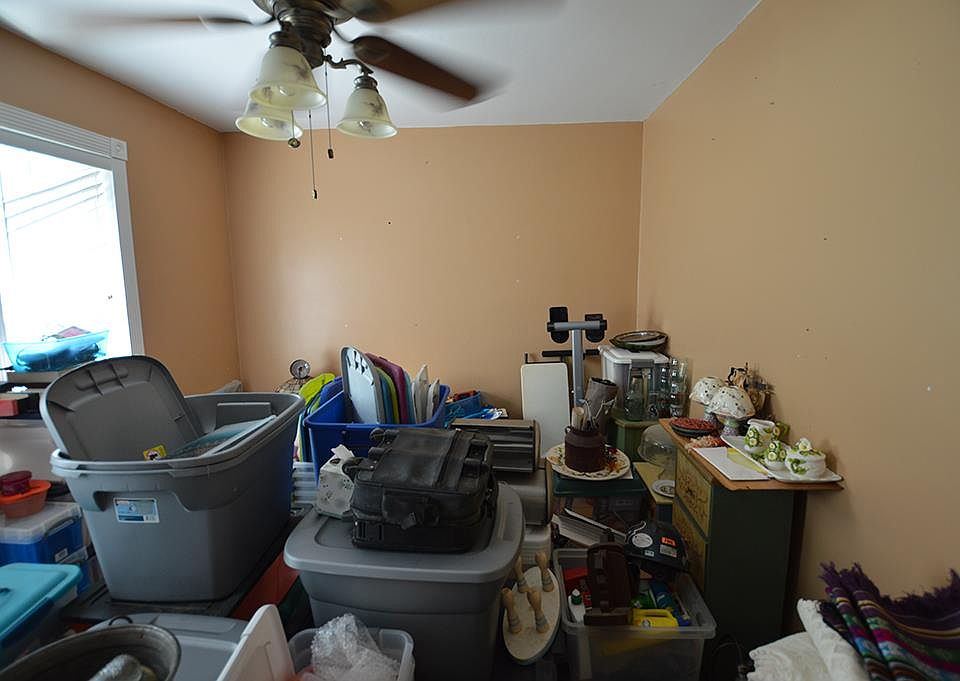 1st image of 32 16th Ave N