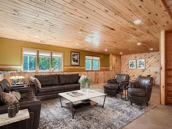 2540 Meehan Dr, White Bear Township, MN 55110