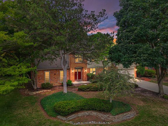2nd image of 37731 W Meadowhill Dr