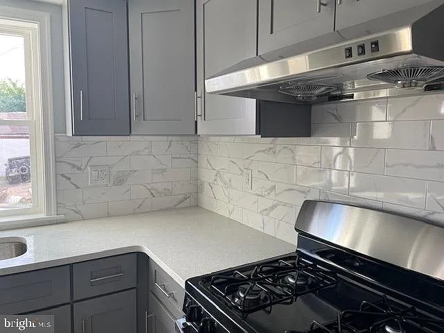 4 bed, 1880 sqft, $2,850 — Photo 2