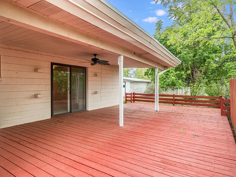 850 W Chenango Ave — Photo 24