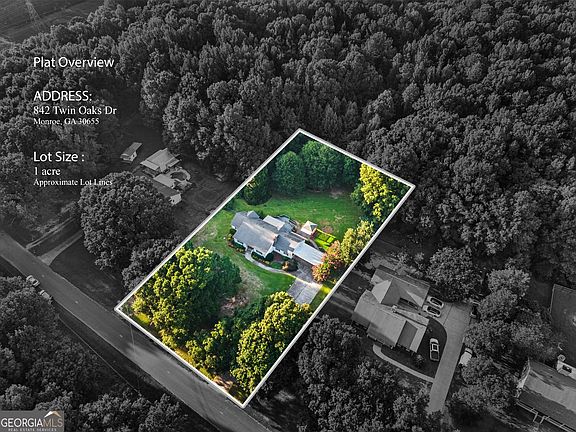 3rd image of 842 Twin Oaks Dr