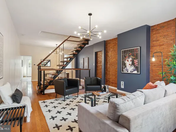 2407 E Norris St, Philadelphia, PA 19125