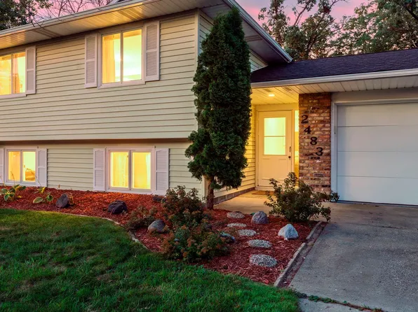 2483 Hidden Valley Ln, Stillwater, MN 55082