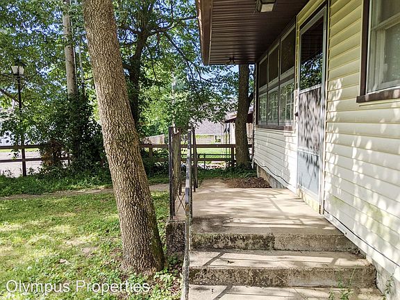 4th image of 127 S Clark St #11707703