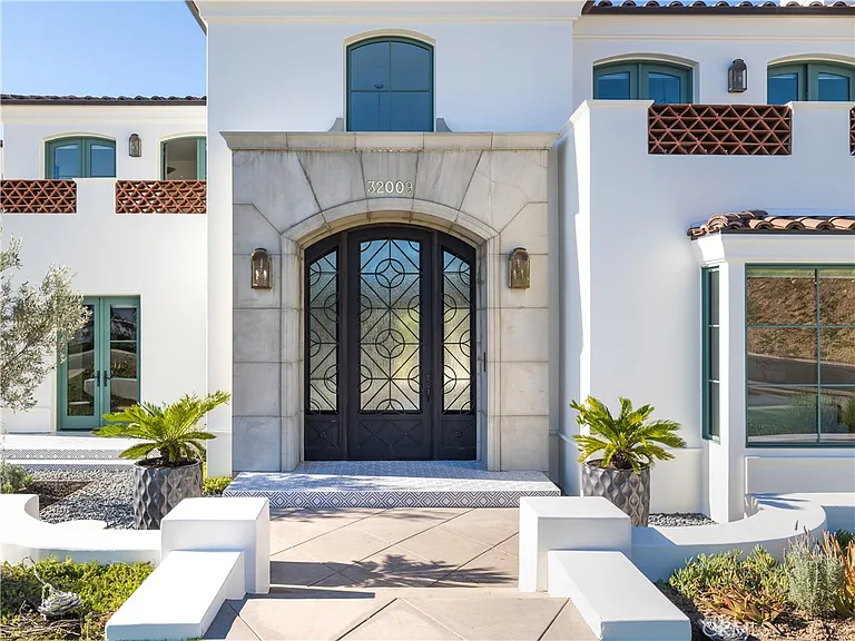 32009 Cape Point Dr — Photo 29
