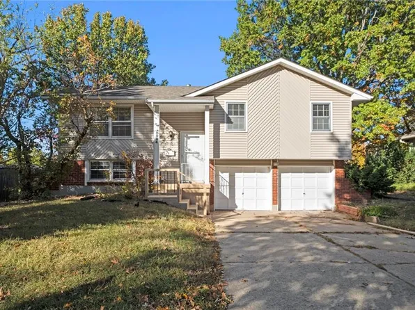 8904 E 90th Ter, Kansas City, MO 64138