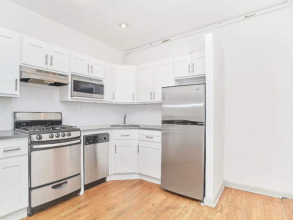 1st image of 152 E 22nd St APT 3C