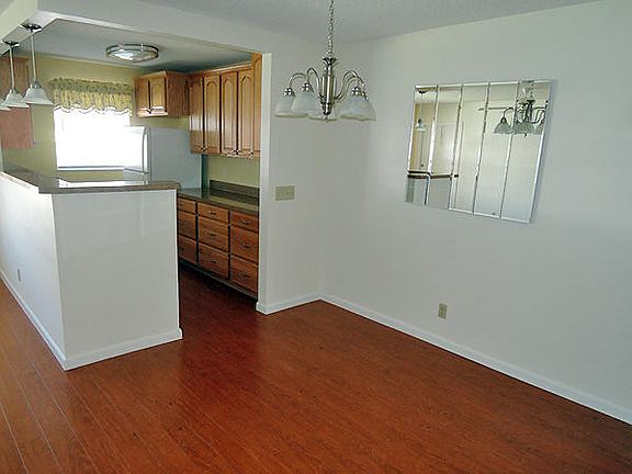 4th image of 925 Savannas Point Dr APT C