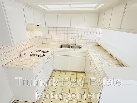 3rd image of 416 W Milford St APT D