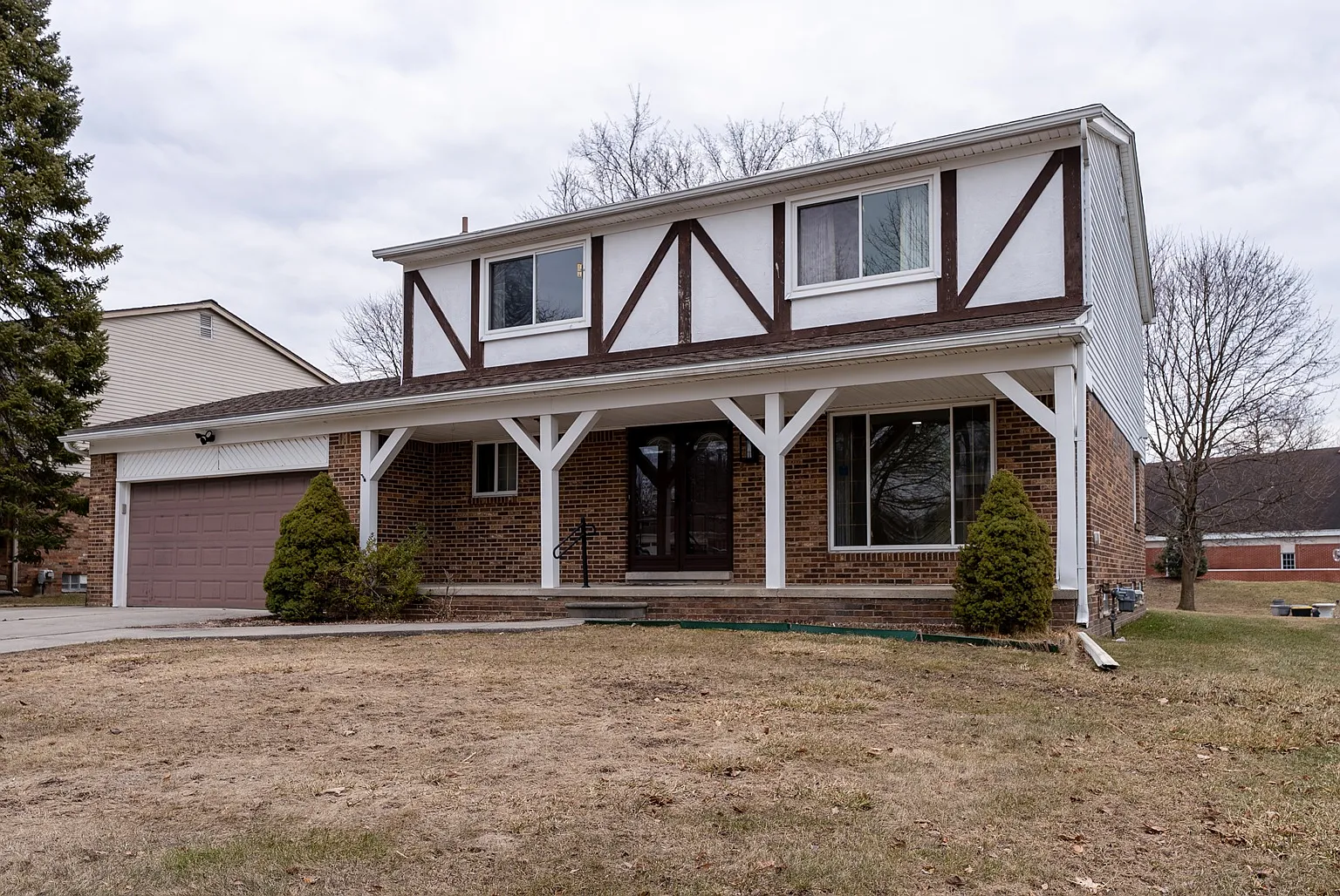 4 bed, 2239 sqft, $3,200 — Photo 2