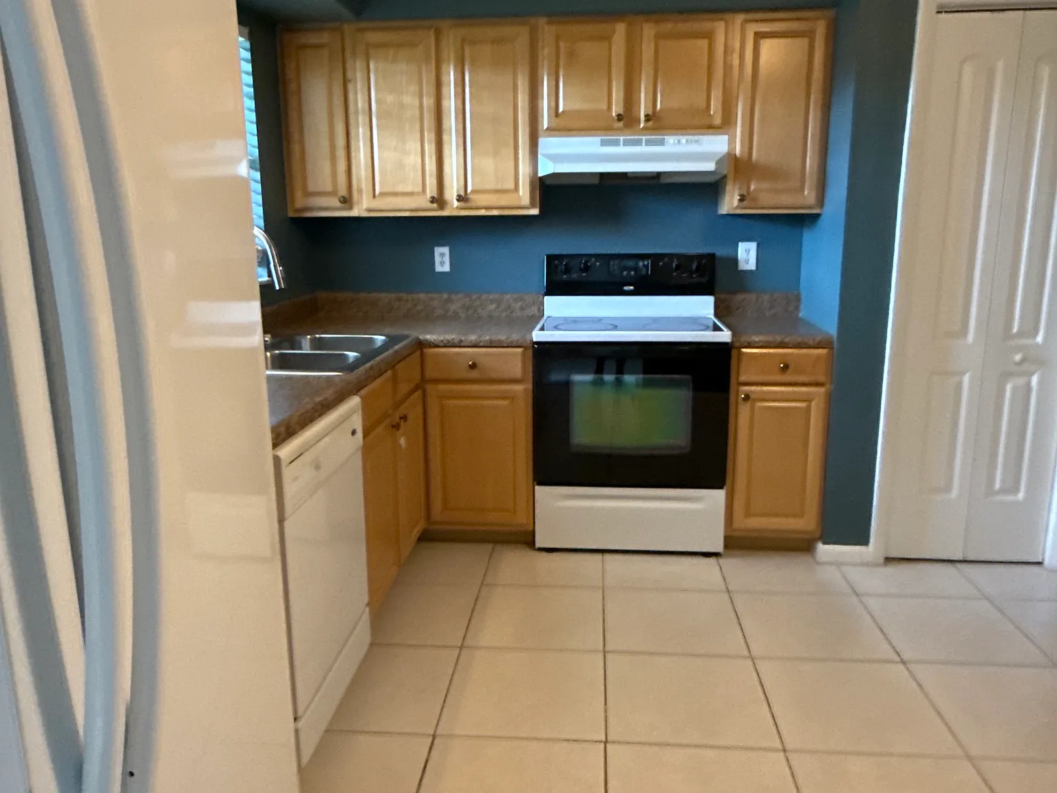3325 Airport Rd N — Photo 3