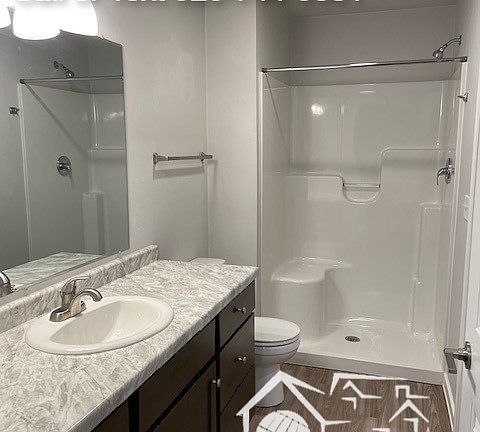2nd image of 926 Superior Ave #9