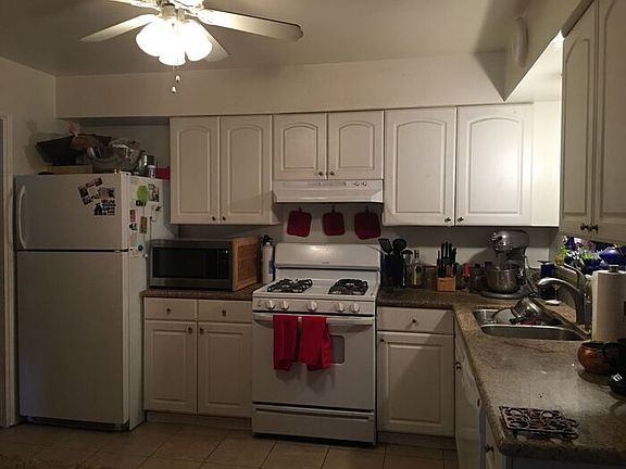2nd image of 9510 Lakeview Dr