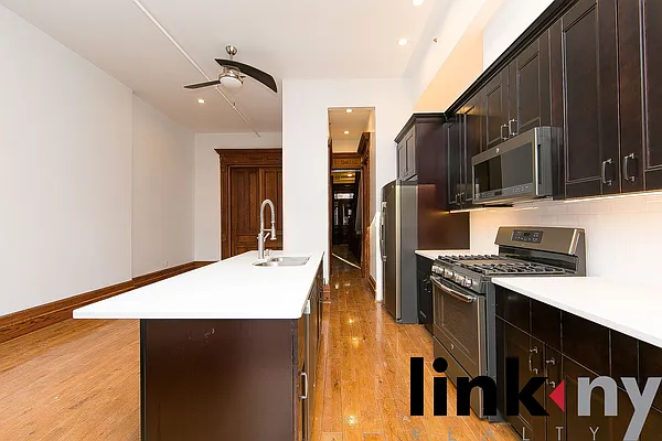 Rented by Link NY Realty | media 50