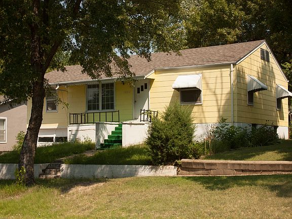 2nd image of 1209 Grant Ave