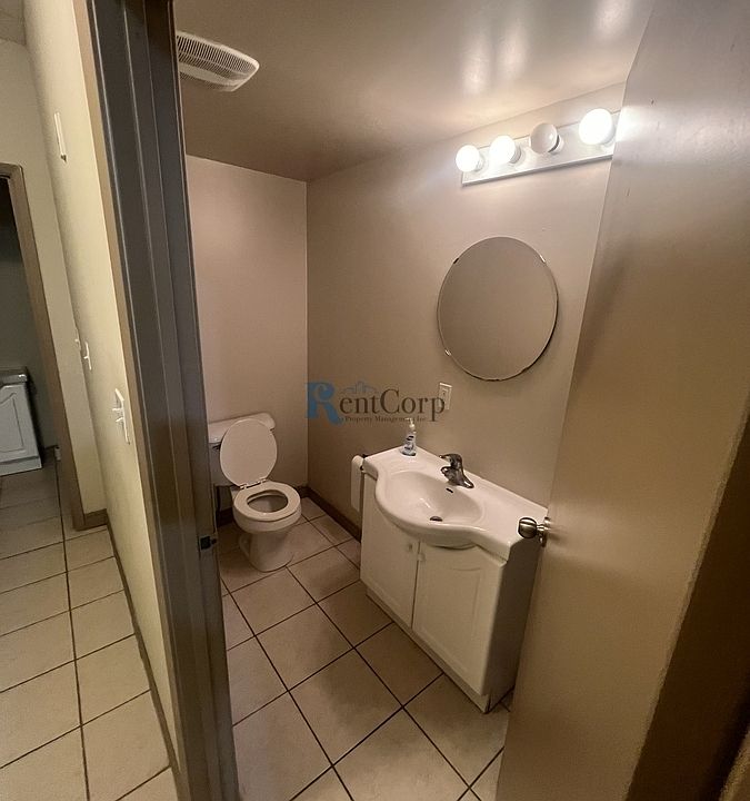 2nd image of 303 Lester St Unit 5