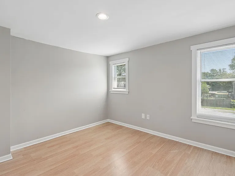 76-78 Hayden Ave — Photo 5