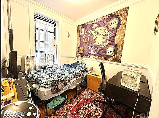 1st image of 430 E 11th St APT 2