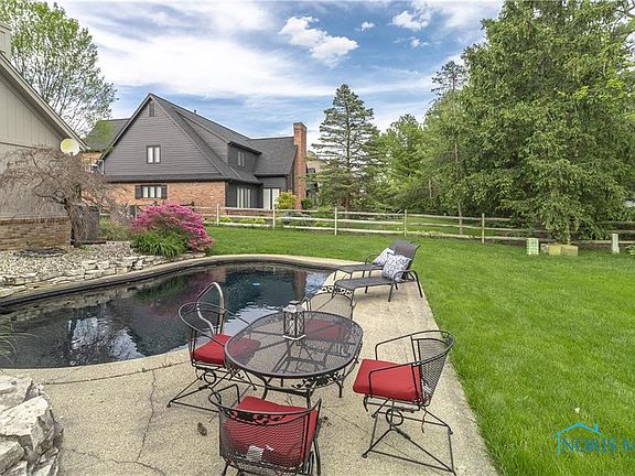 2nd image of 7301 Oak Hill Dr