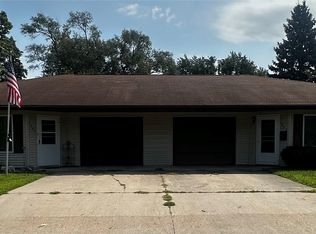 520/522 13th St, Wellman, IA 52356