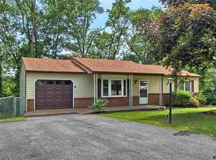 170 Black Walnut Dr, Etters, PA 17319