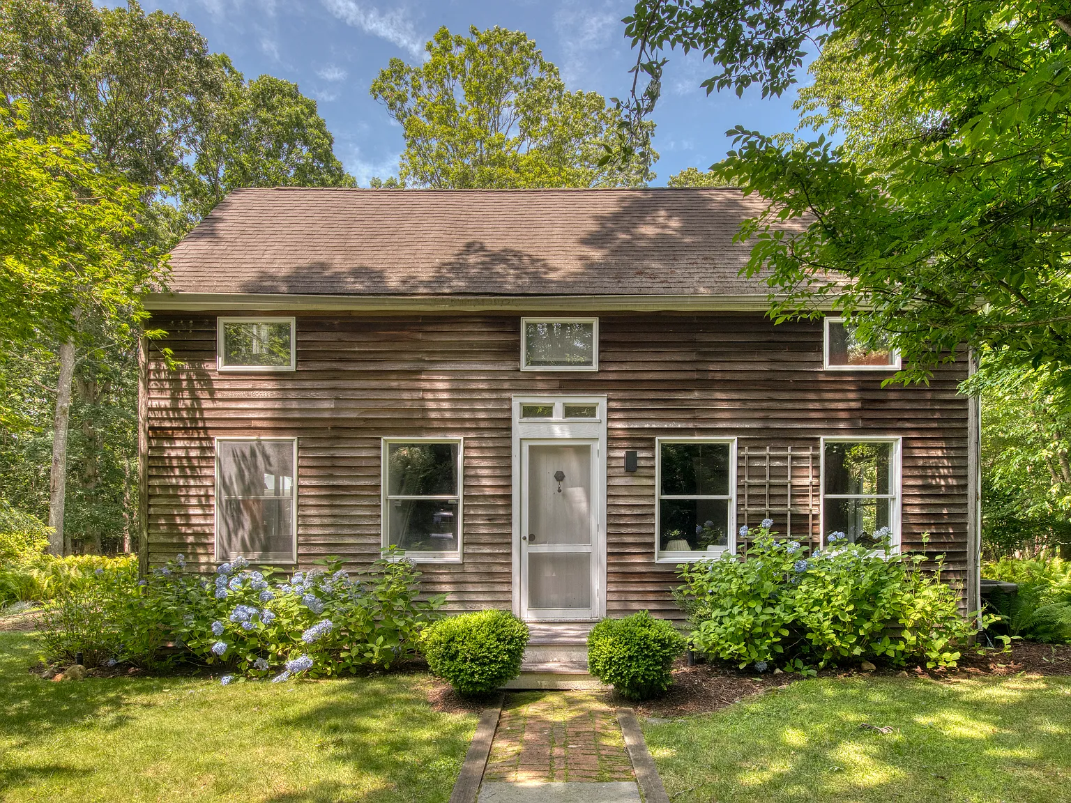 Springs Year Round Rental — Photo 1