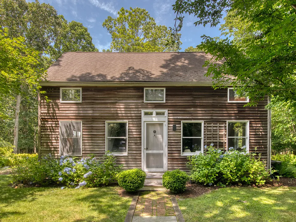 85 Woodbine Dr