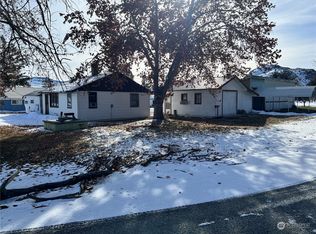 320 Central St, Brewster, WA 98812