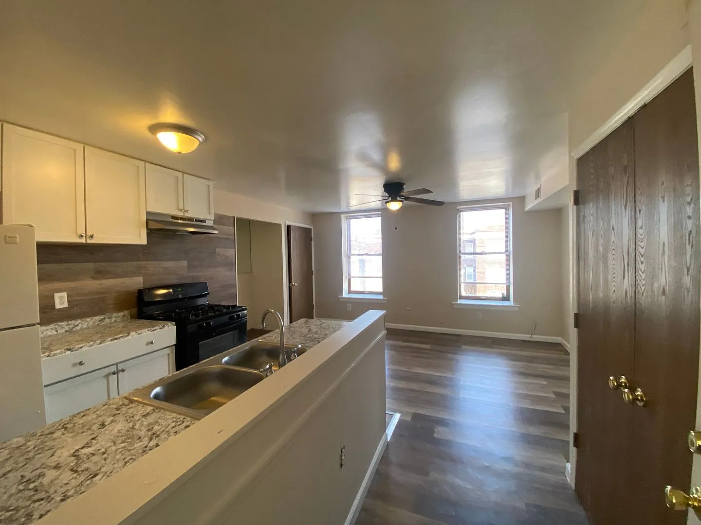 1004 Bates St — Photo 2
