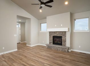 484 NE Arrowhead Dr, Estacada, OR