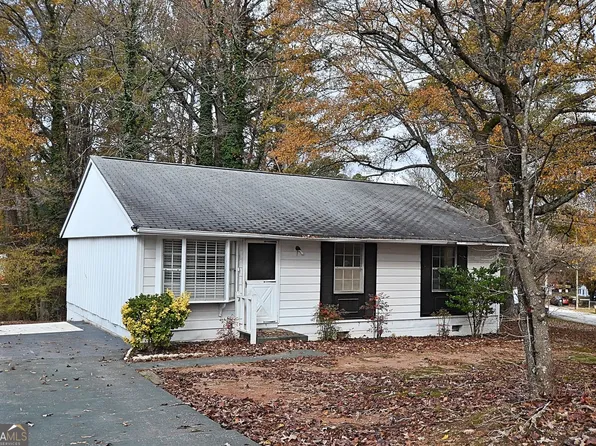 1038 Martha Dr, Forest Park, GA 30297