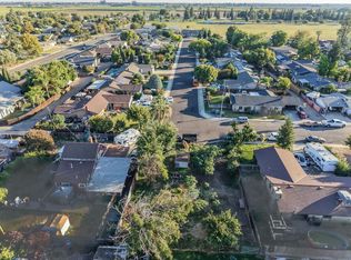 831 Rayser St, Kingsburg, CA 93631