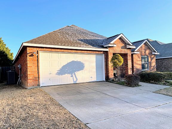 4th image of 5328 Comanche Wells Dr