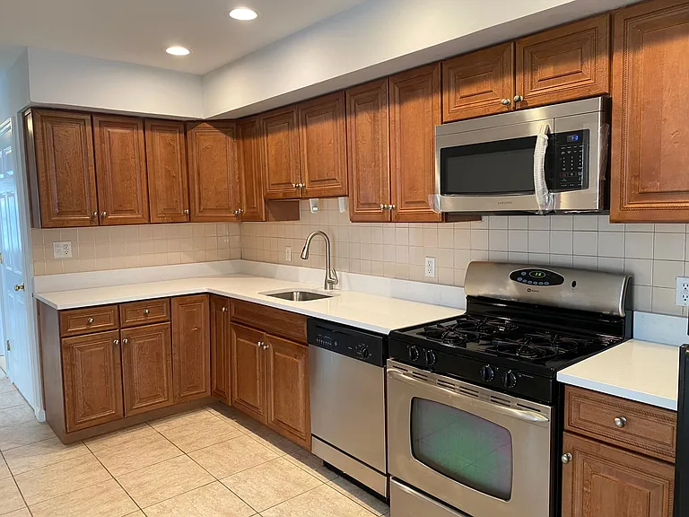 6007 Palisade Ave #1 — Photo 3