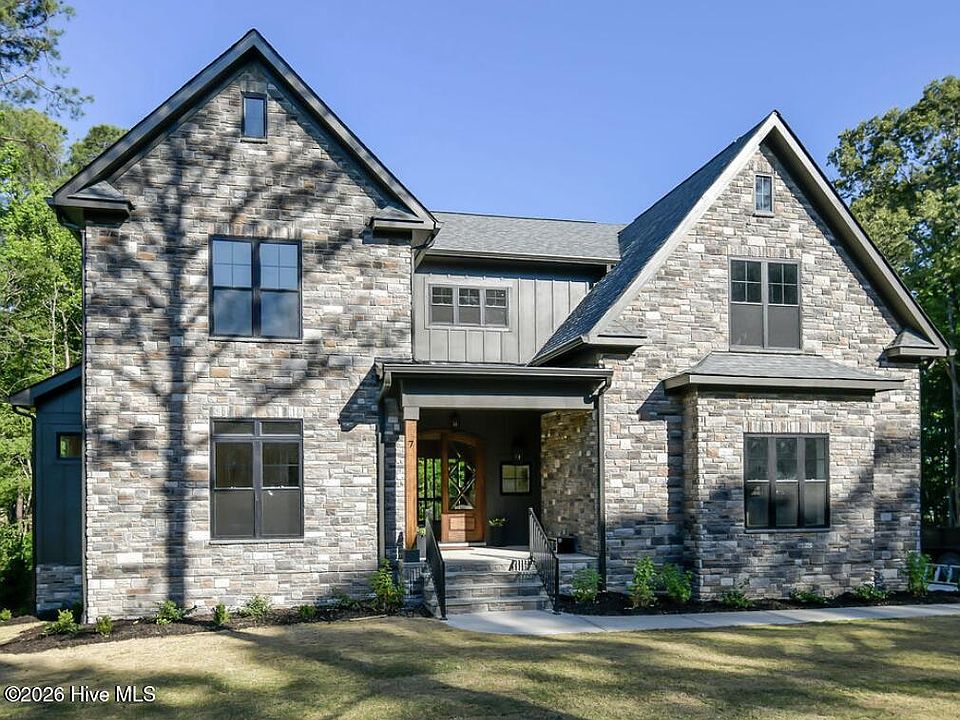 1st image of 7 Goldenrod Drive