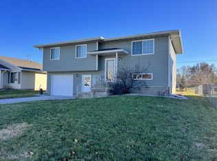 306 Forest Dr, Norfolk, NE 68701