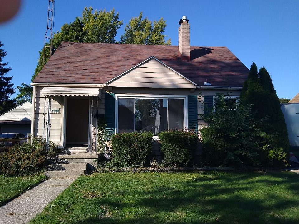 1st image of 2537 106th St
