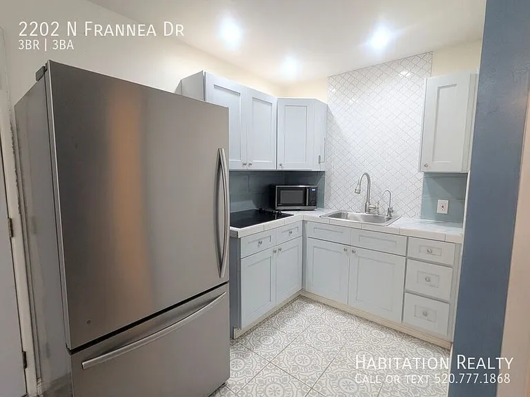 2202 N Frannea Dr — Photo 4