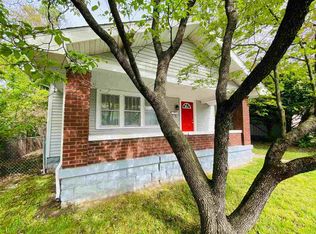 15 Blakely Ave, Terre Haute, IN 47803