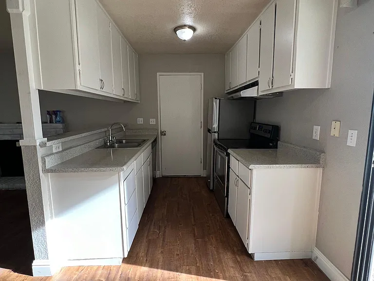 700 McCoy Ct #24 — Photo 5