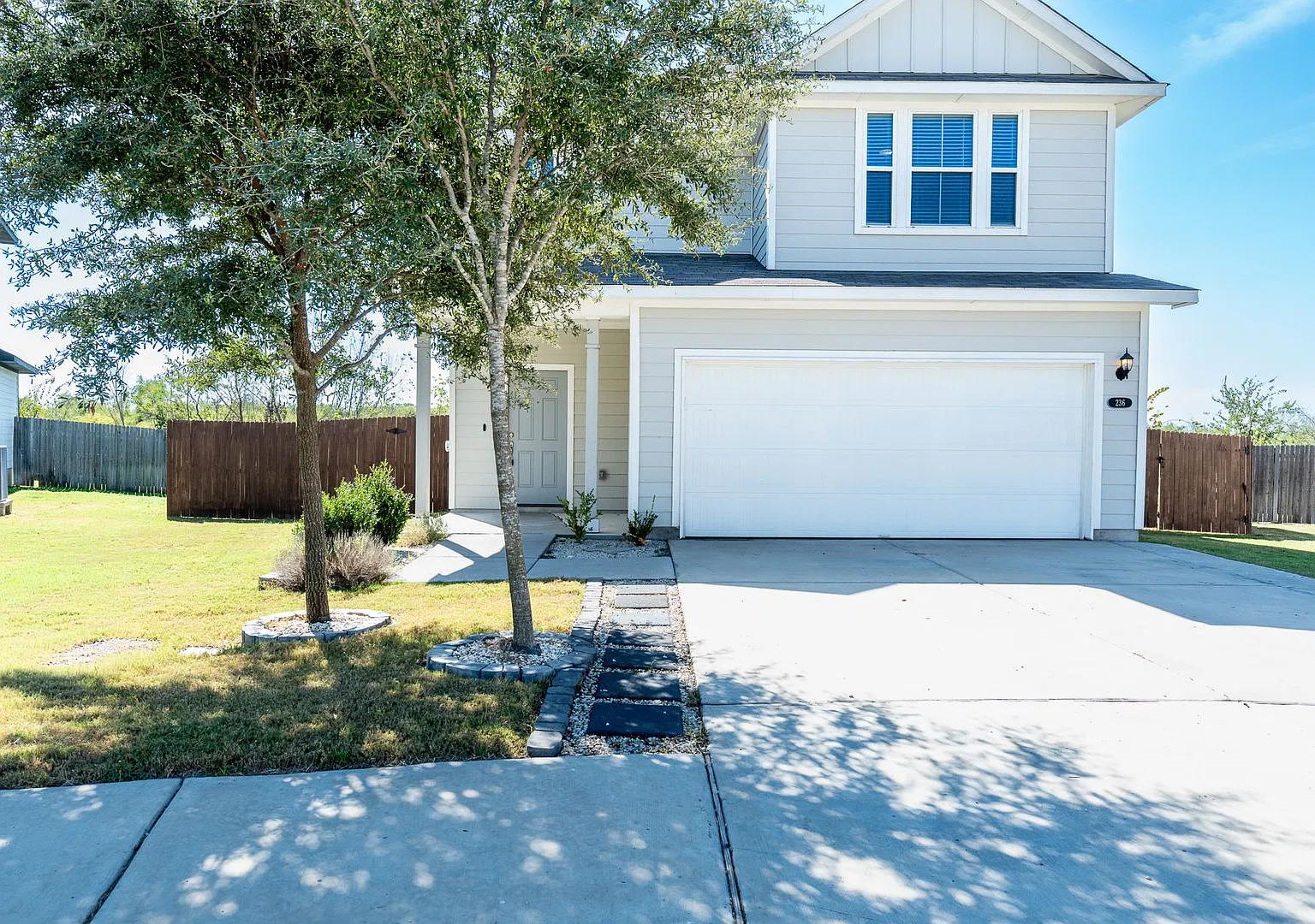 236 Blue Agate Ct, Jarrell, Texas 76537 — Photo 1