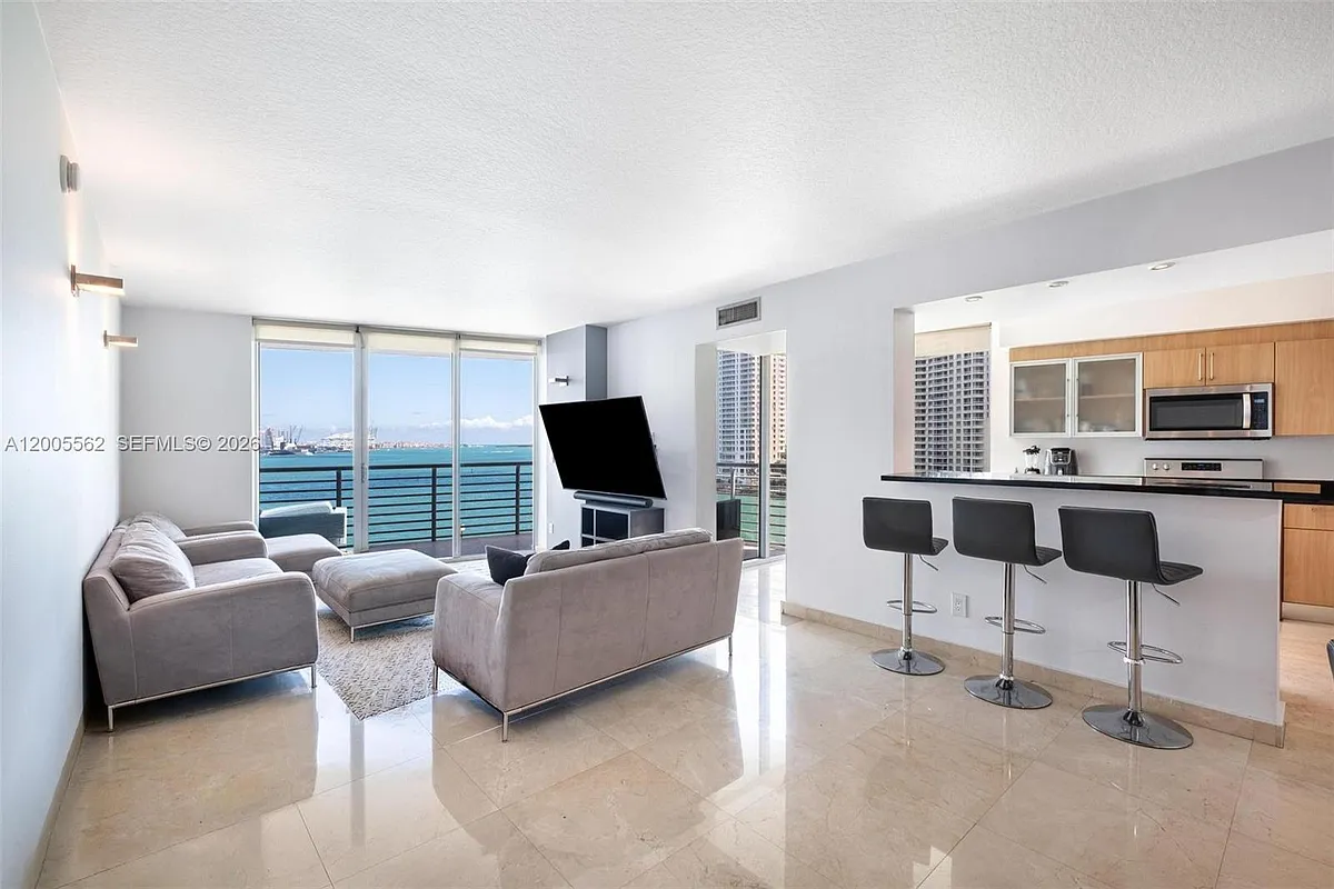 Building Photo - 325 Biscayne Blvd #823