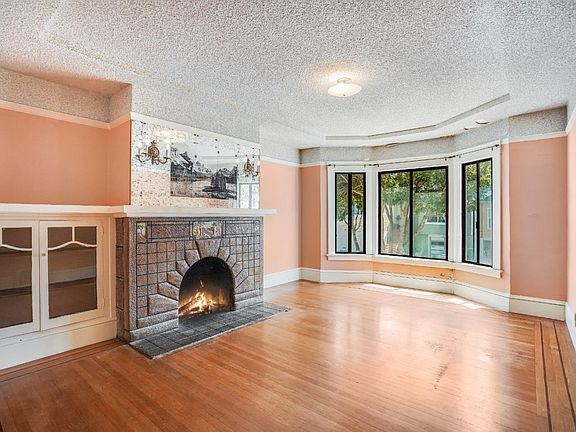 5th image of 1028 Brunswick St